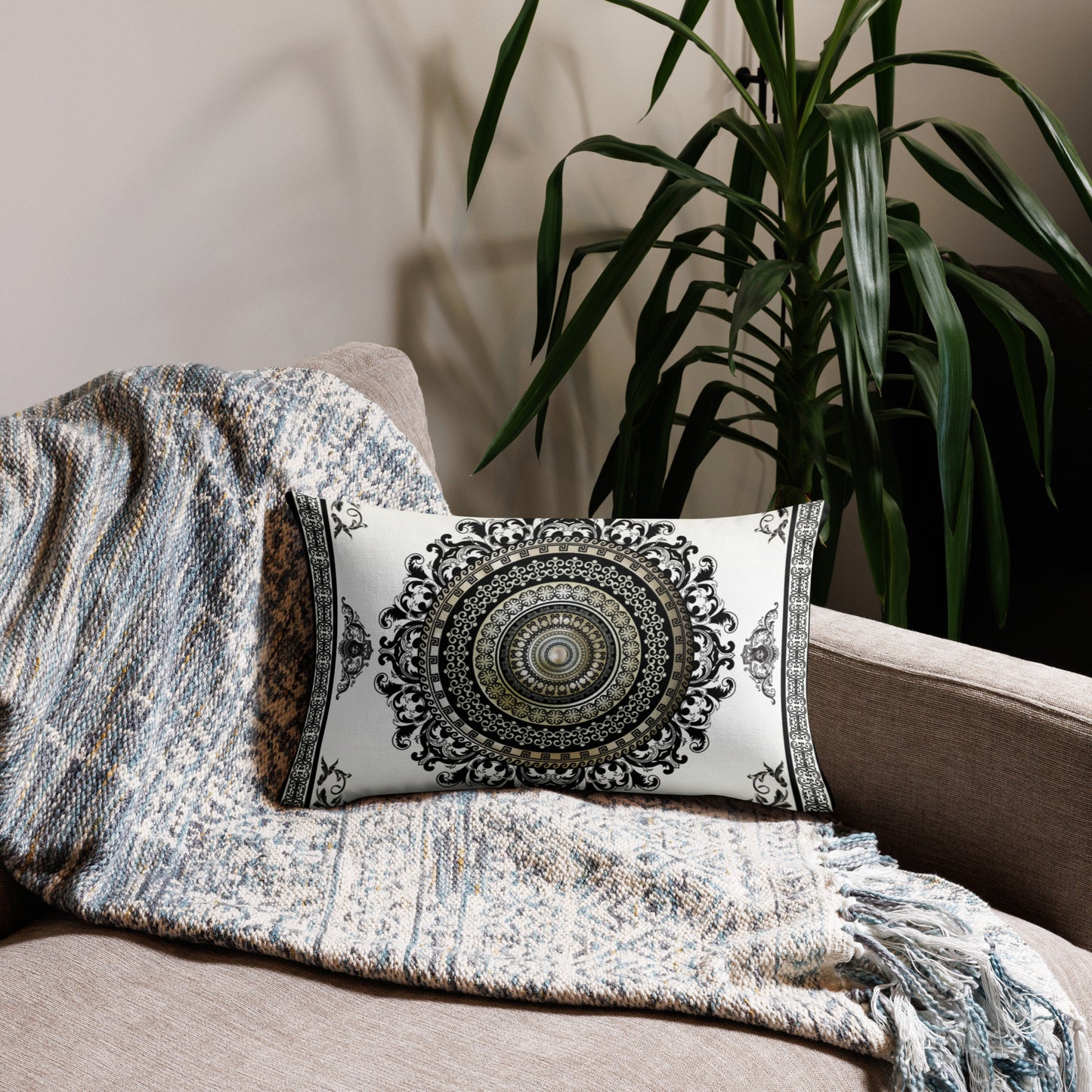 Greek Key Cream Black Premium Pillow